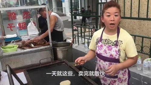 娱乐吃瓜酱摆摊视频,揭秘网红美食背后的故事